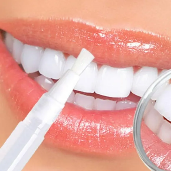 /img/32472-whitening-pen-safe-use.webp