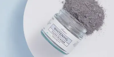 /img/32481-kaposi-whitening-powder-application.webp