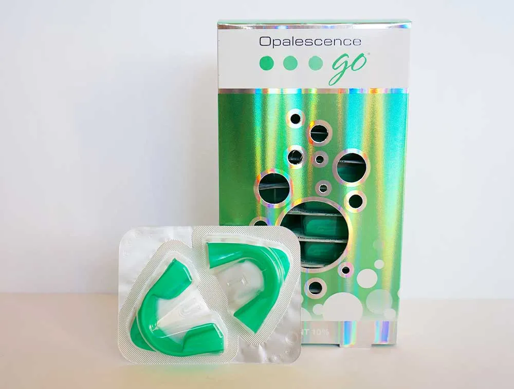 32513 inserting whitening trays